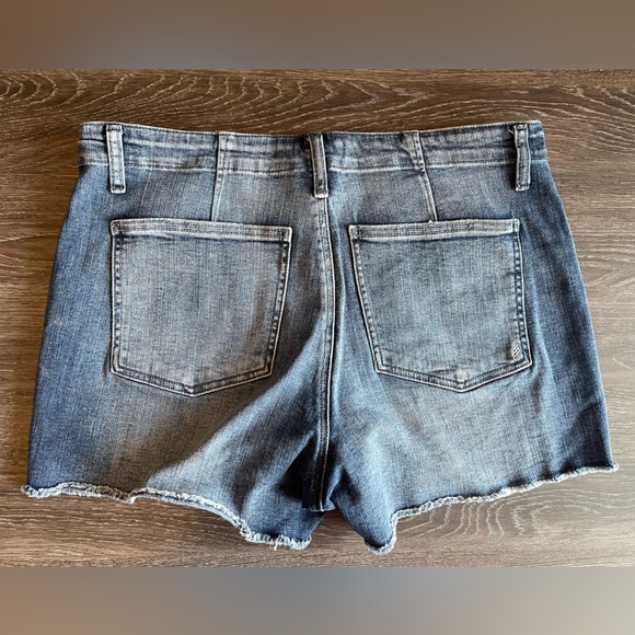 Women’s Silver Jeans Shorts - Size W31/L3 - Picture 3 of 4